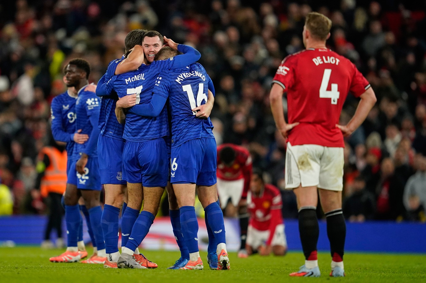 Νίκη έκπληξη της Έβερτον απέναντι στην Μάντσεστερ Γιουνάιτεντ στο «Ολντ Τράφορντ»