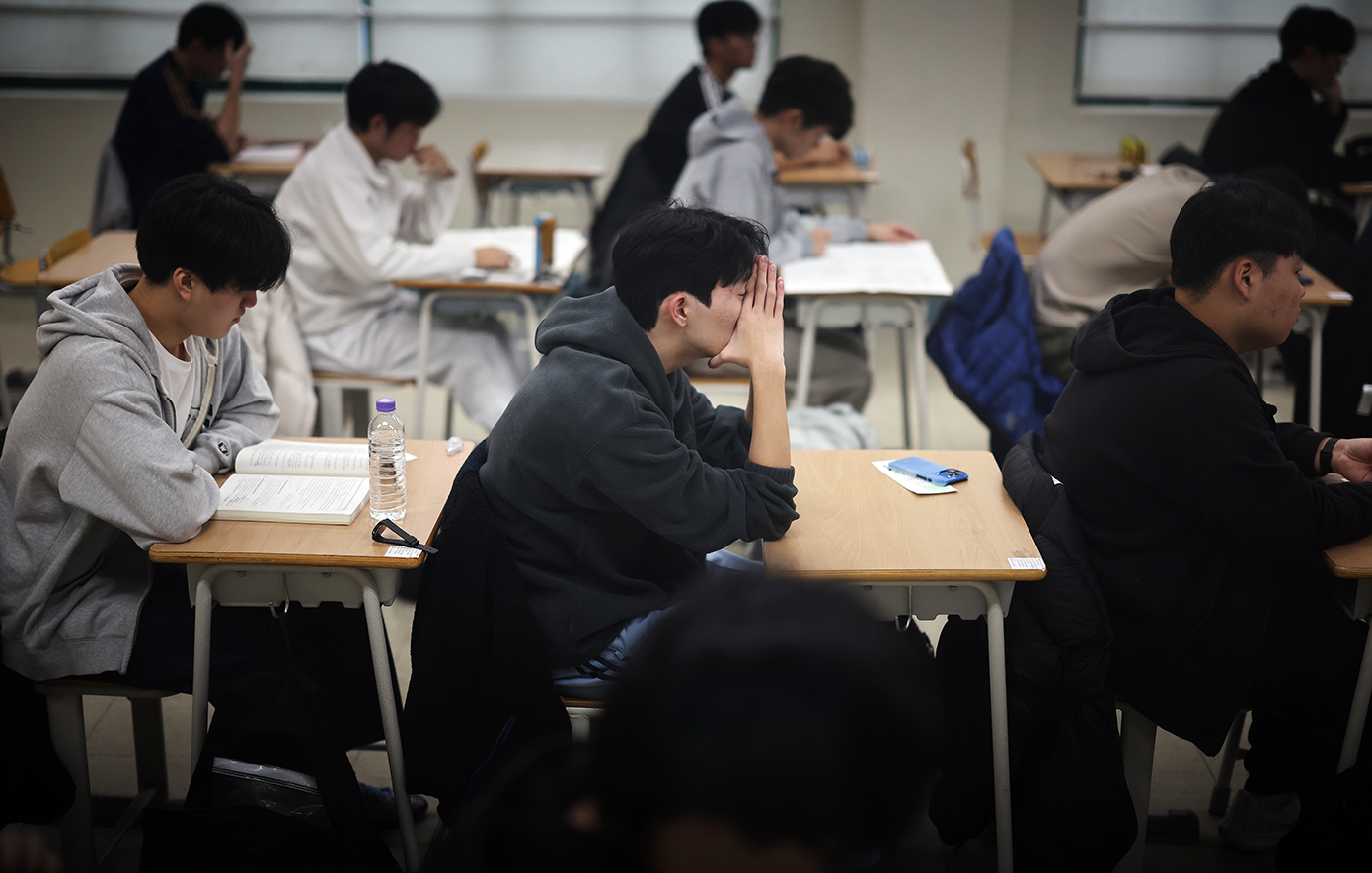 Η Νότια Κορέα απαγόρευσε όλες τις πτήσεις για να μην ενοχληθούν οι μαθητές που δίνουν εξετάσεις