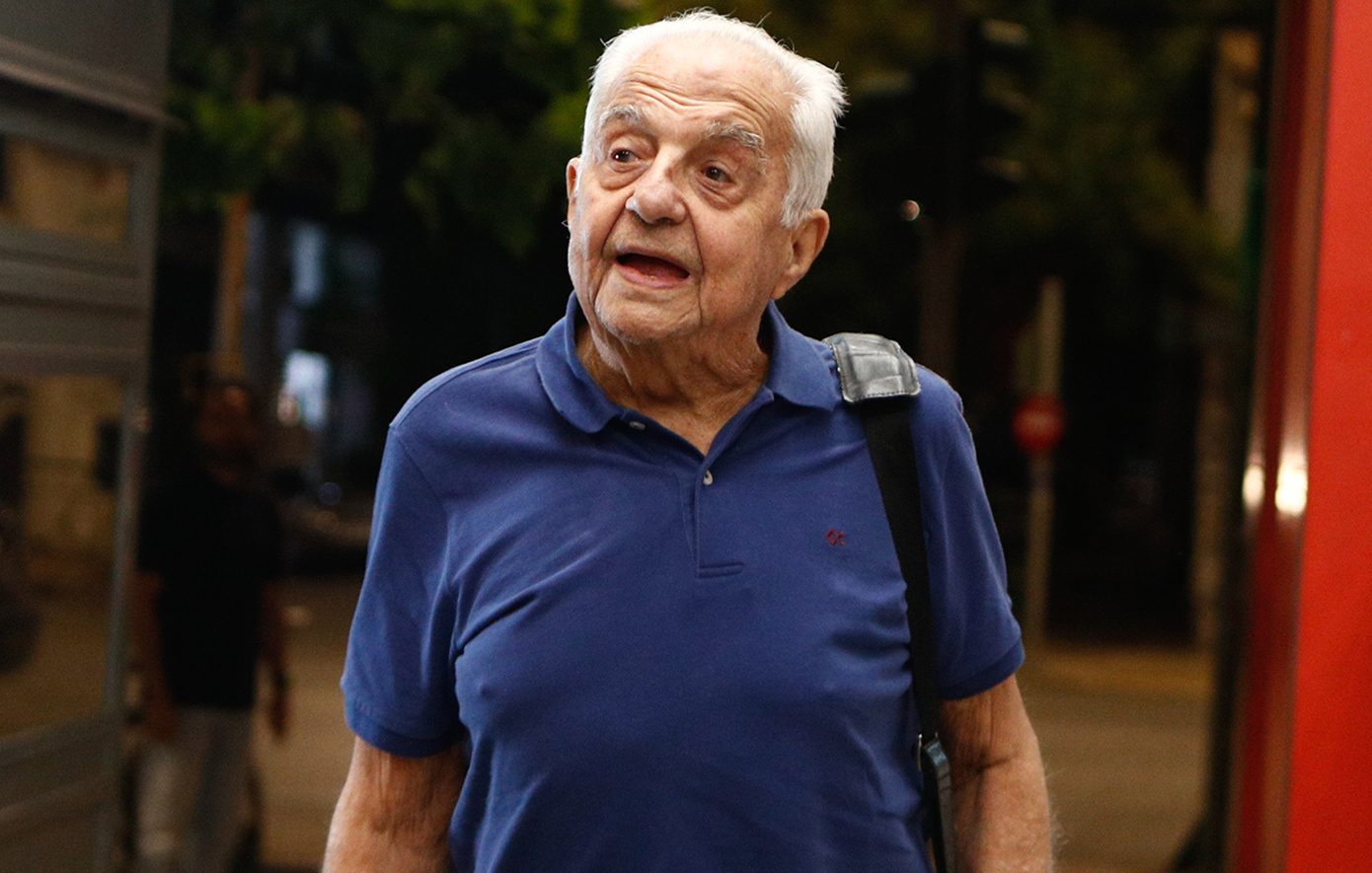 Ευρωομάδα ΣΥΡΙΖΑ: Ο Αλέκος Φλαμπουράρης υπήρξε το παράδειγμα της υπεράσπισης των αξιών μας με συνέπεια και αξιοπρέπεια