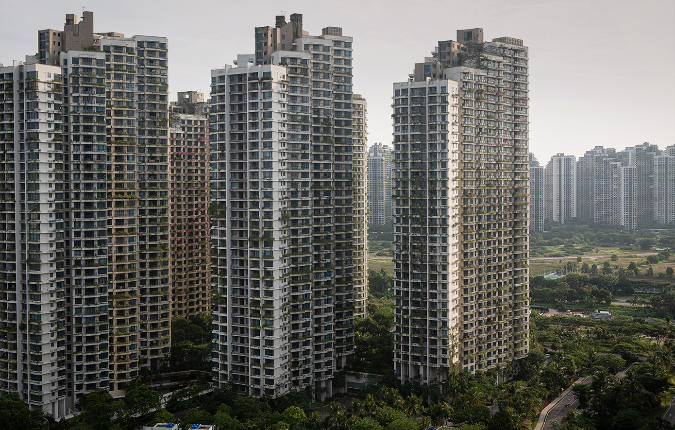 Μέσα στην «απόκοσμη» πόλη-φάντασμα, που χτίστηκε για 700.000 άτομα, αλλά μόνο ένα μικρό μέρος μετακόμισε σε αυτή