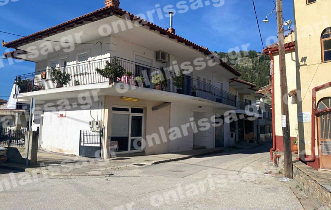 Πώς έγινε το φριχτό δυστύχημα σε φούρνο στο Δαμάσι Λάρισας: Το φουλάρι της 49χρονης πιάστηκε στο μηχάνημα ζυμώματος και «έγινε θηλιά» Πώς έγινε το φριχτό δυστύχημα σε φούρνο στο Δαμάσι Λάρισας: Το φουλάρι της 49χρονης πιάστηκε στο μηχάνημα ζυμώματος και «έγινε θηλιά»