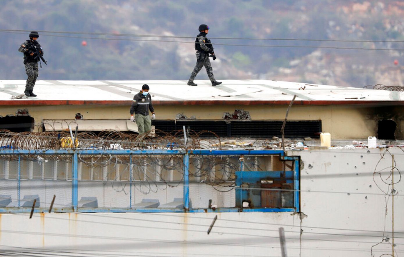 Ισημερινός: Τουλάχιστον 4 νεκροί και 34 τραυματίες σε βίαιες συγκρούσεις μέσα σε φυλακή