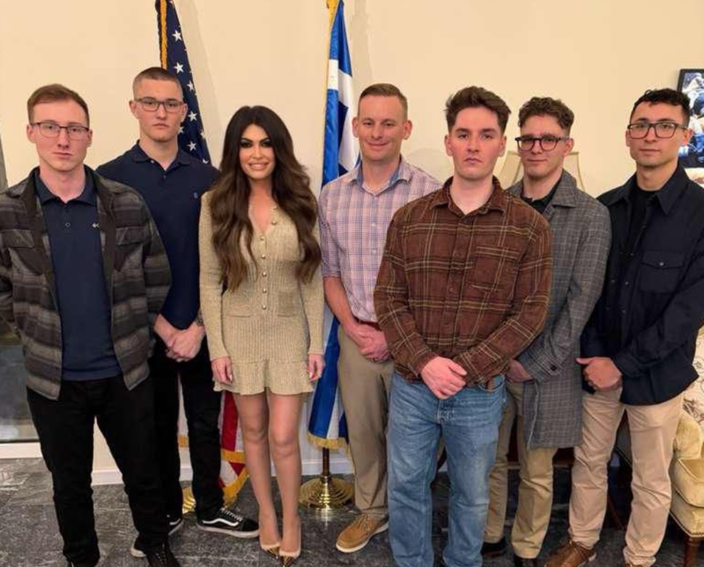 Κίμπερλι Γκιλφόιλ: Δείπνο για τους Αμερικανικούς Πεζοναύτες για την Ημέρα των Ευχαριστιών