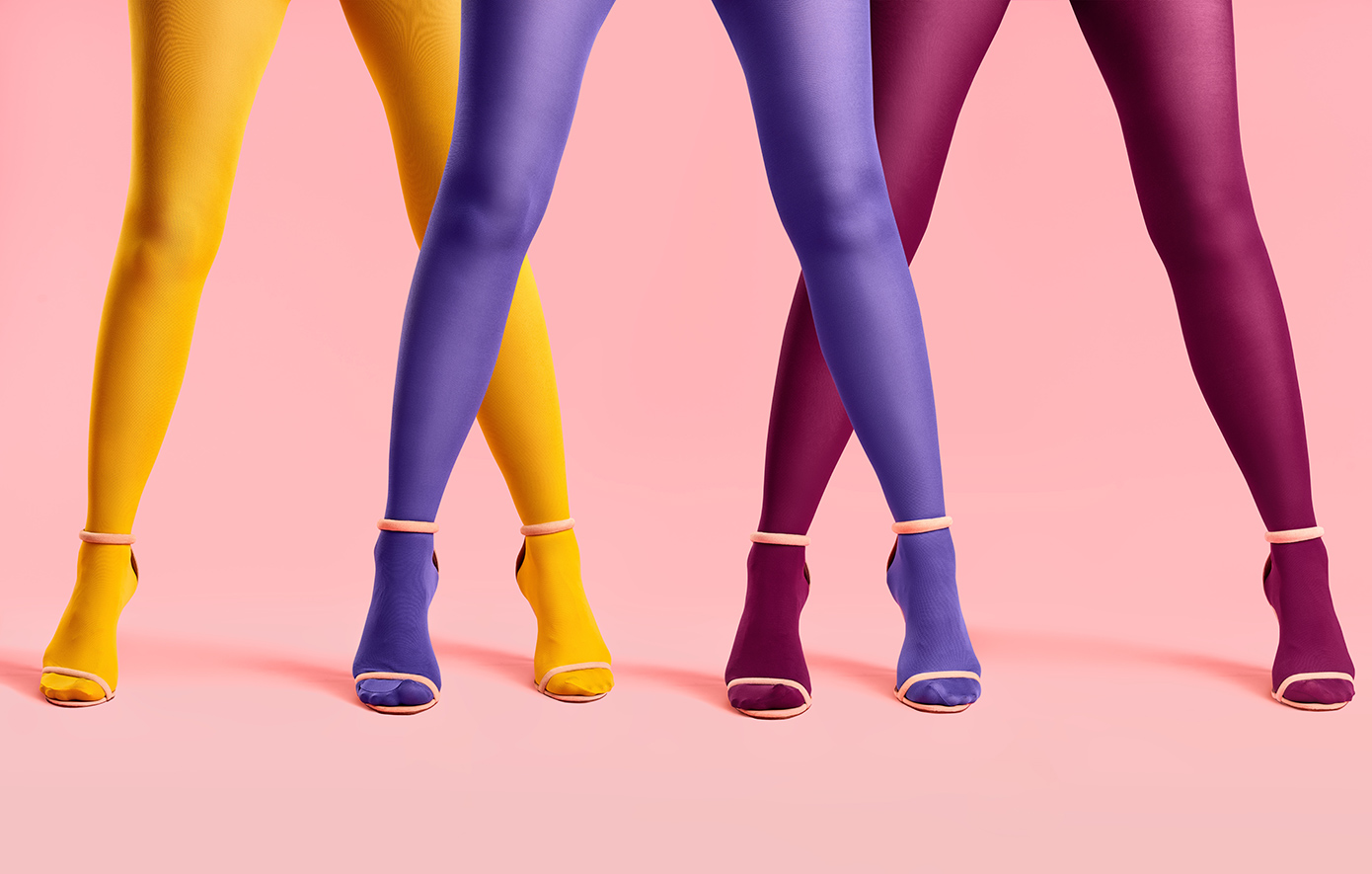 Τα χρωματιστά καλσόν ήρθαν για να «ζωντανέψουν» τα χειμερινά σου outfits