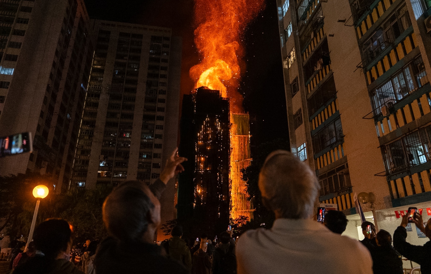 Πύρινη κόλαση στο Χονγκ Κονγκ: 36 οι νεκροί, 279 αγνοούμενοι &#8211; Εικόνες αποκάλυψης από τη μεγάλη φωτιά