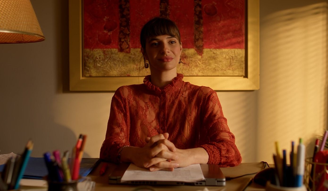 «Hotel Elvira»: Μια μηχανορραφία του Παντελή δίνει στη Λαμπρινή την ευκαιρία να βγάλει «λαβράκι»