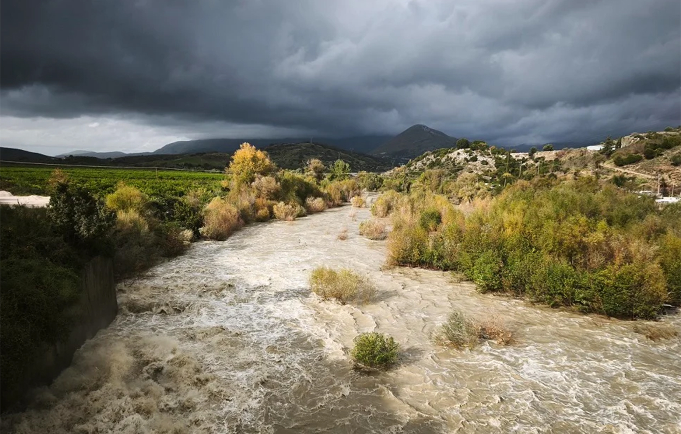 Στο έλεος της κακοκαιρίας η Ήπειρος με πλημμύρες και κατολισθήσεις &#8211; Μεγάλες καταστροφές στη βόρεια Κέρκυρα