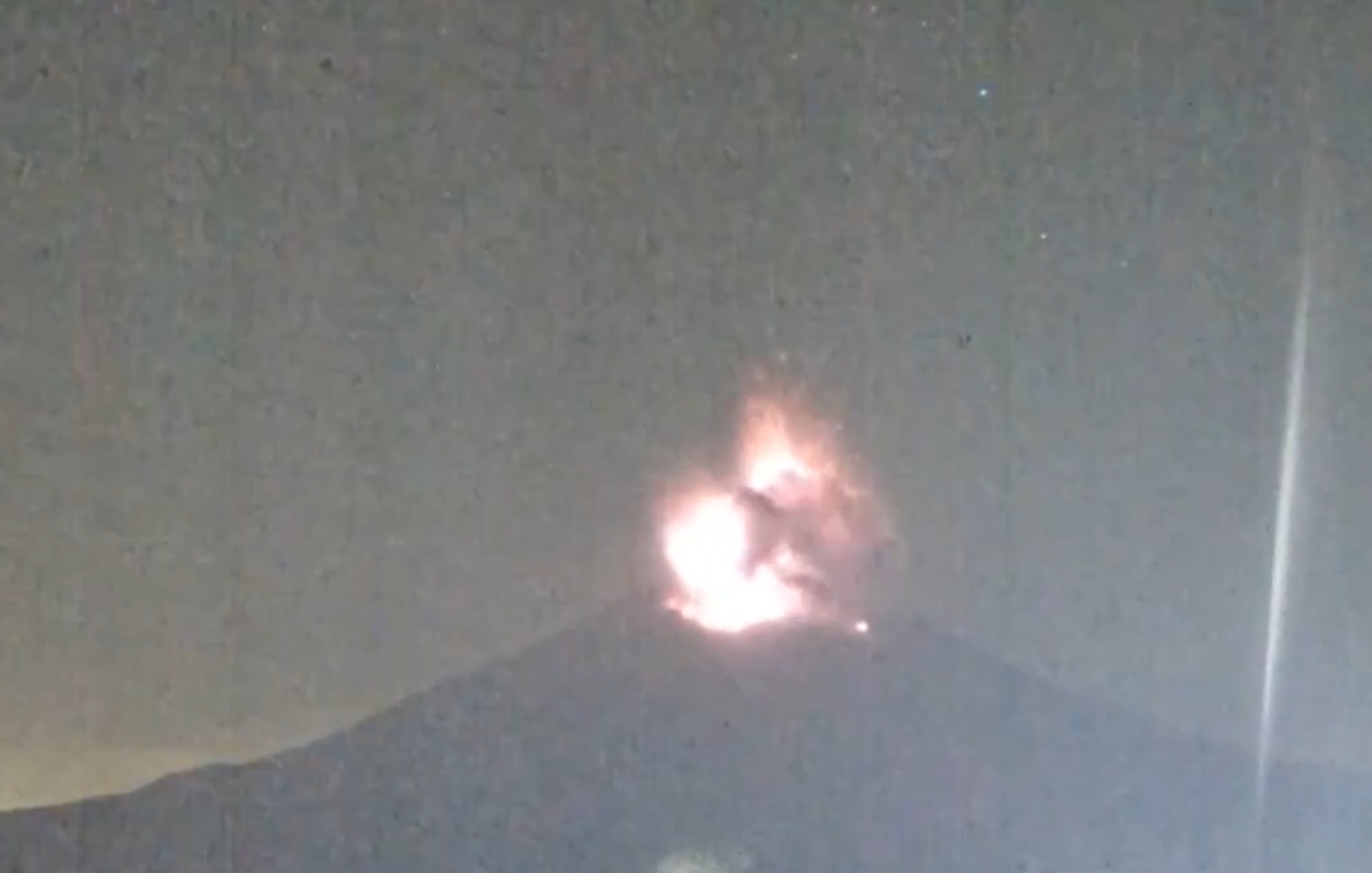 Πολλαπλές εκρήξεις ηφαιστείου στην Ιαπωνία &#8211; Ακυρώθηκαν δεκάδες πτήσεις