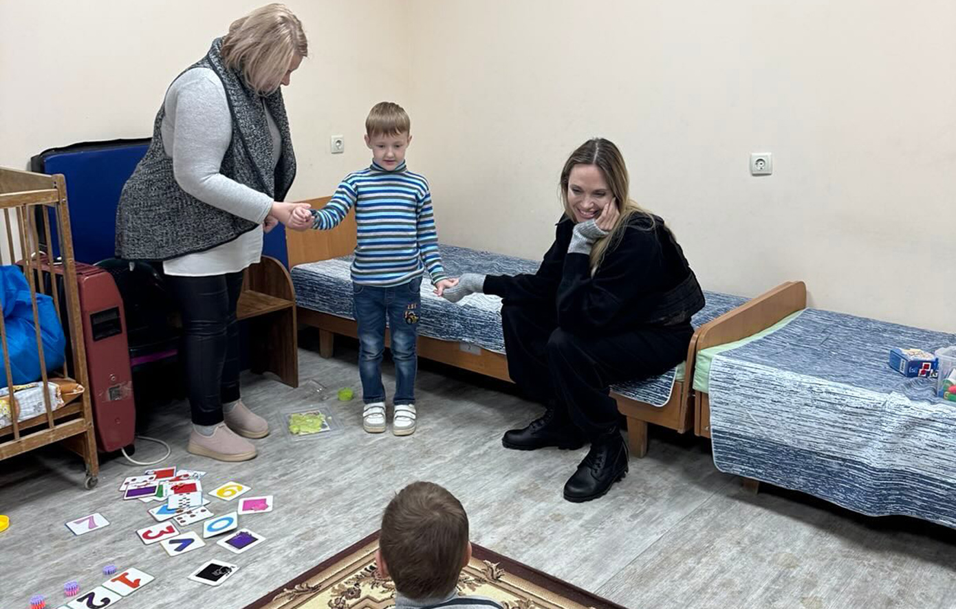 Στην εμπόλεμη Ουκρανία η Αντζελίνα Τζολί &#8211; Η συγκλονιστική περιγραφή της