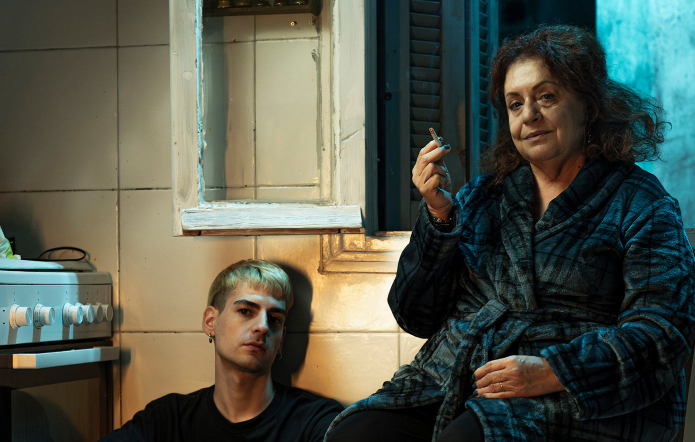 Η παράσταση με την Ελένη Κοκκίδου που μας δείχνει ότι το να είσαι γυναίκα δεν είναι αυτονόητο, είναι αγώνας