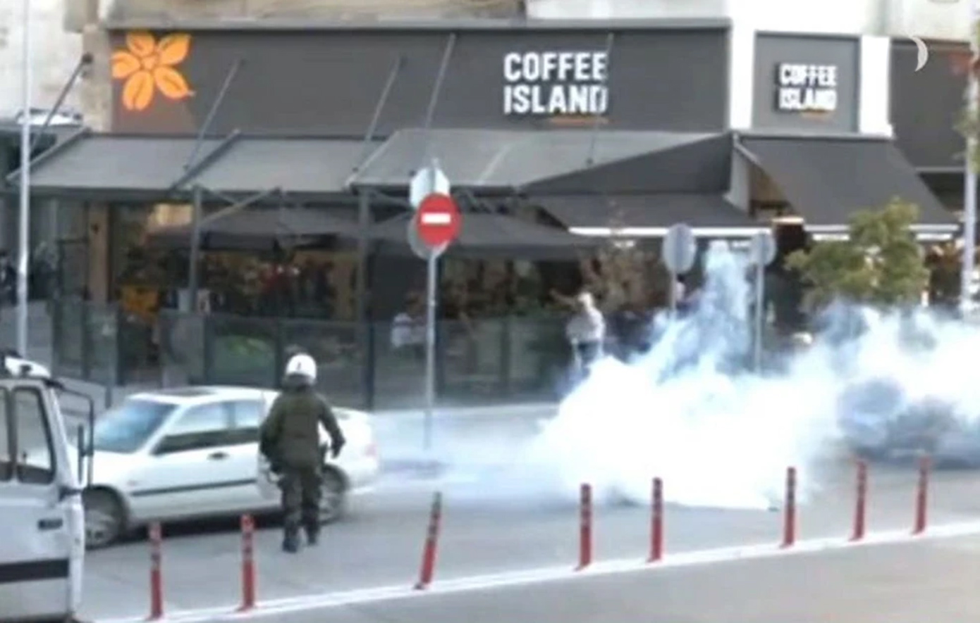 Αντιμέτωποι με δίωξη οι δύο συλληφθέντες για τα επεισόδια πριν από τη δίκη της δολοφονίας του Άλκη Καμπανού