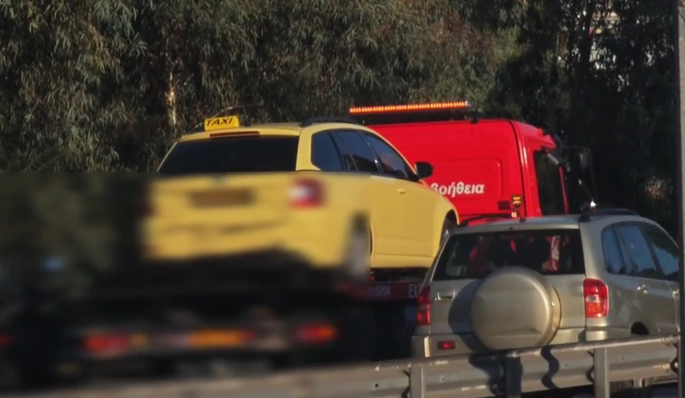 Καραμπόλα τεσσάρων οχημάτων στην παραλιακή – Αυξημένη κίνηση στο ρεύμα προς Γλυφάδα