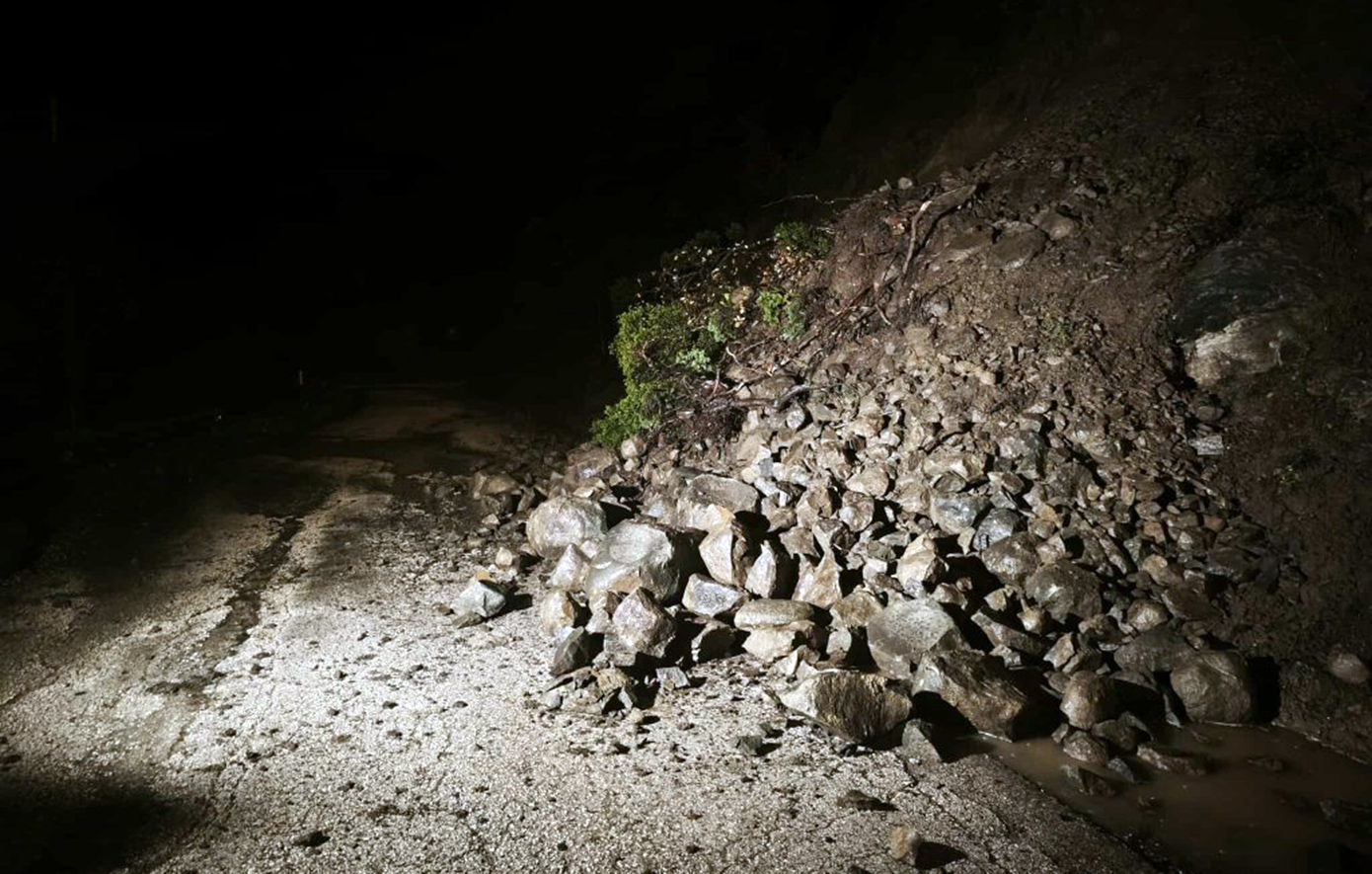 Ζημιές και προβλήματα από την έντονη κακοκαιρία σε Κέρκυρα και Ήπειρο