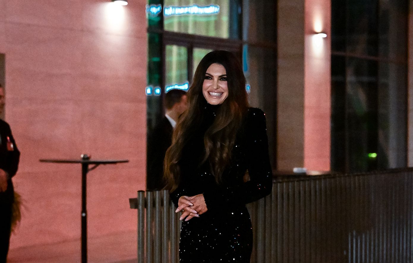 Η Κίμπερλι Γκιλφόιλ στην Αθήνα, η χρυσή νεολαία της ομογένειας στους ρυθμούς του Halloween και το Χριστουγεννιάτικο δείπνο της «Καλλιπάτειρας»