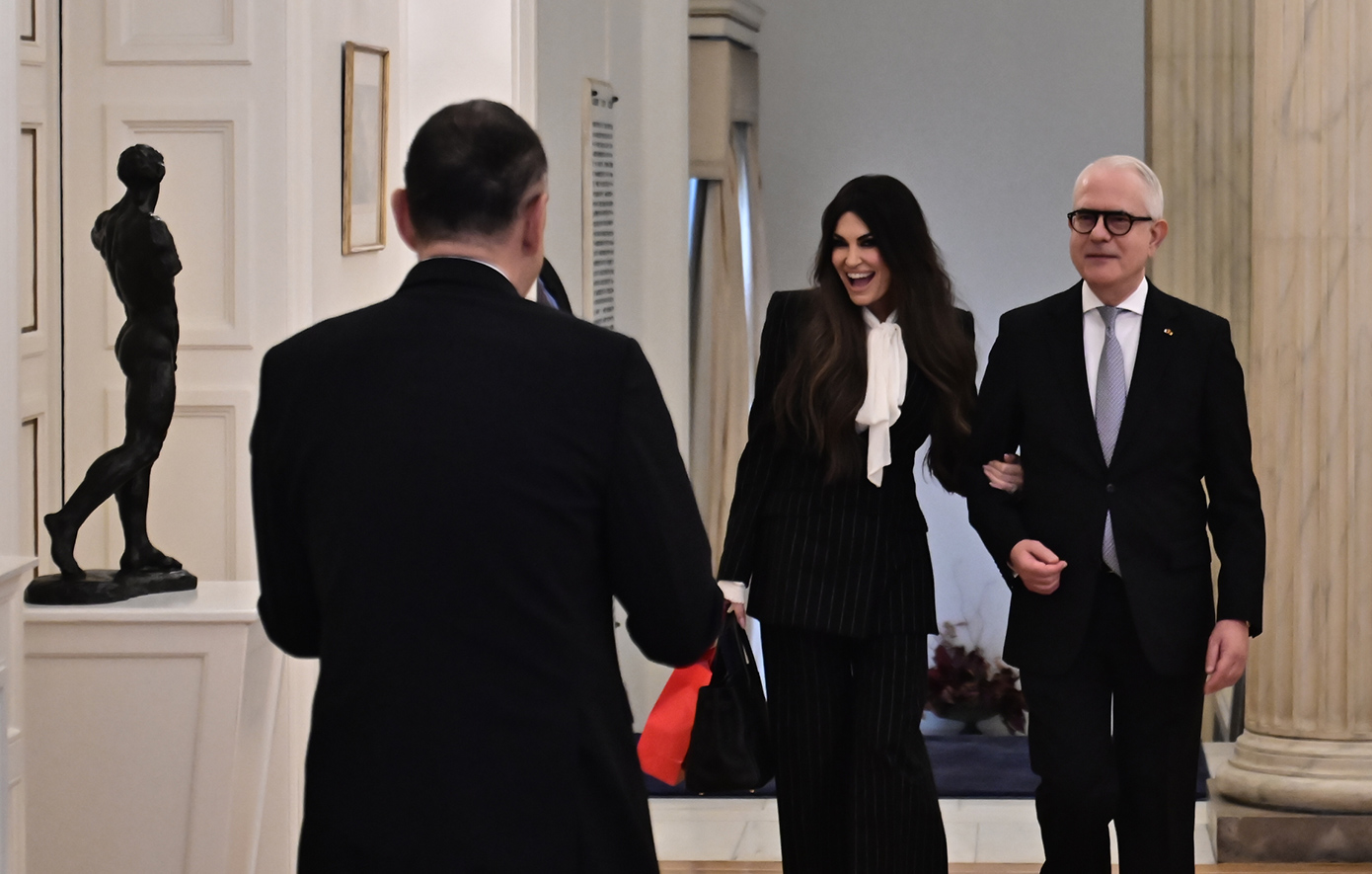 Την πρέσβη των ΗΠΑ Κίμπερλι Γκίλφοϊλ δέχθηκε στο υπουργείο ο ΥΠΕΞ Γιώργος Γεραπετρίτης. Την πρέσβη των ΗΠΑ Κίμπερλι Γκίλφοϊλ δέχθηκε στο υπουργείο ο ΥΠΕΞ Γιώργος Γεραπετρίτης.