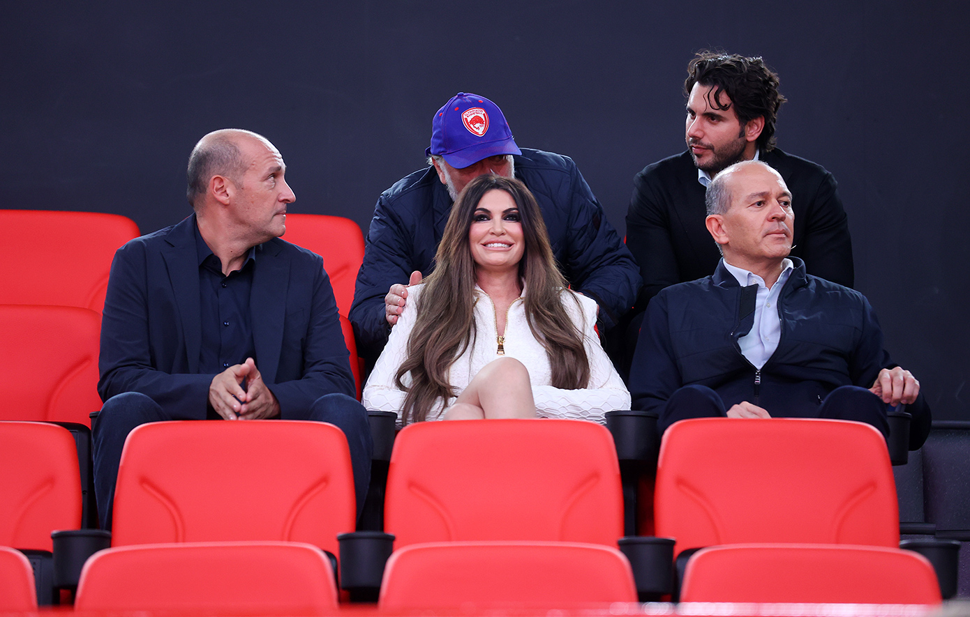 Η Κίμπερλι Γκίλφοϊλ πήγε στο ΣΕΦ να δει τον Ολυμπιακό κόντρα στη Ζαλγκίρις