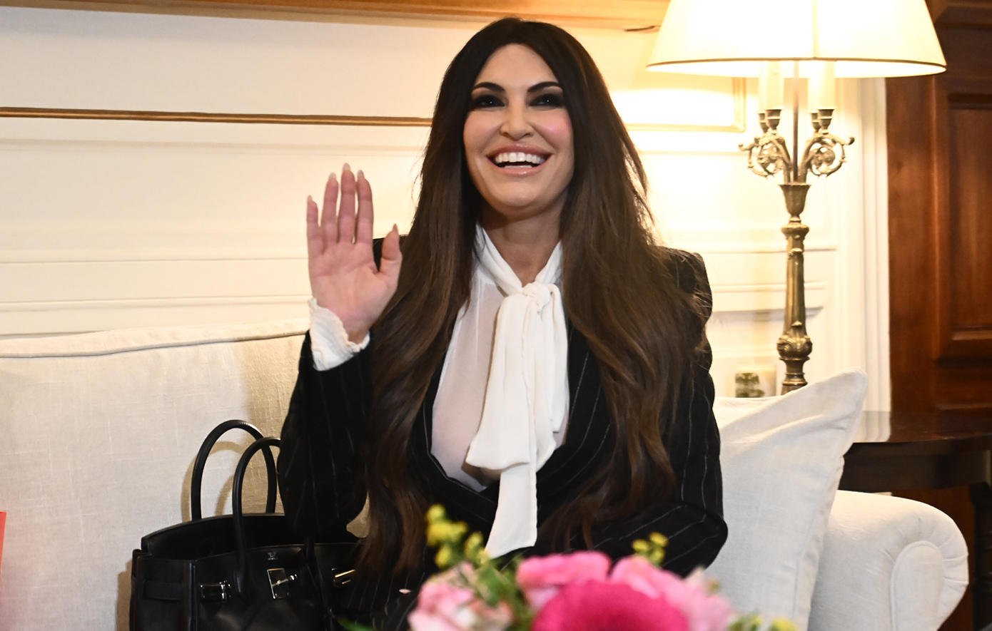 Την πρέσβη των ΗΠΑ Κίμπερλι Γκίλφοϊλ δέχθηκε στο υπουργείο ο ΥΠΕΞ Γιώργος Γεραπετρίτης. Την πρέσβη των ΗΠΑ Κίμπερλι Γκίλφοϊλ δέχθηκε στο υπουργείο ο ΥΠΕΞ Γιώργος Γεραπετρίτης.