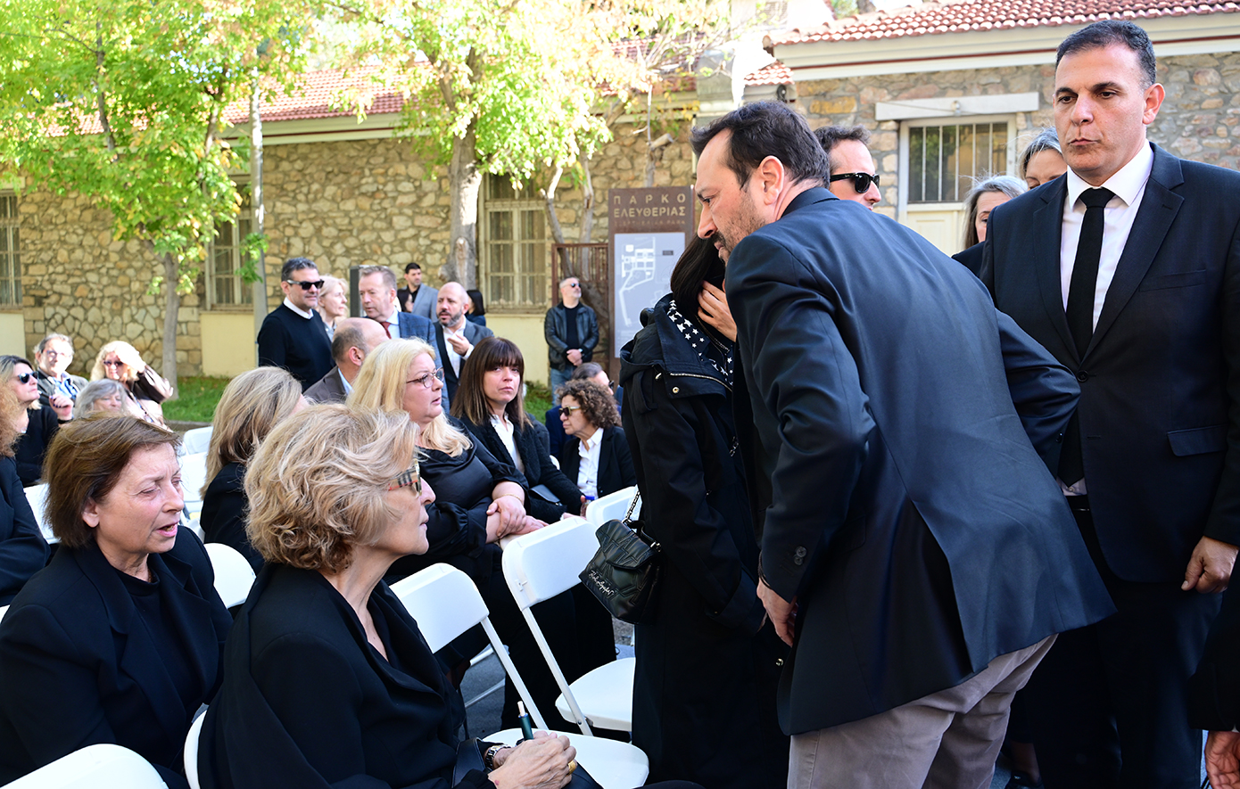 Το τελευταίο αντίο στον ιδεολόγο της Αριστεράς, Αλέκο Φλαμπουράρη Το τελευταίο αντίο στον ιδεολόγο της Αριστεράς, Αλέκο Φλαμπουράρη