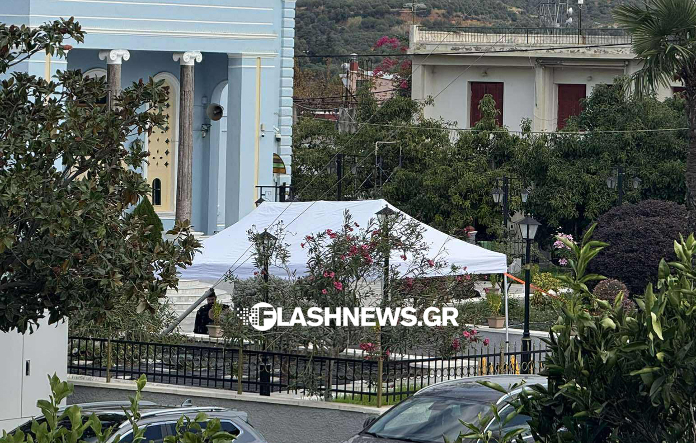 Με ανιχνευτή μετάλλων η είσοδος στην εκκλησία για την κηδεία της 56χρονης που σκοτώθηκε στα Βορίζια