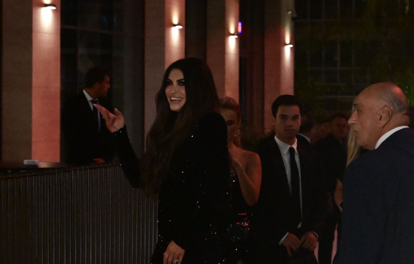 Η πρώτη εμφάνιση της Κίμπερλι Γκιλφόιλ στην Αθήνα – Δείτε εικόνες και βίντεο