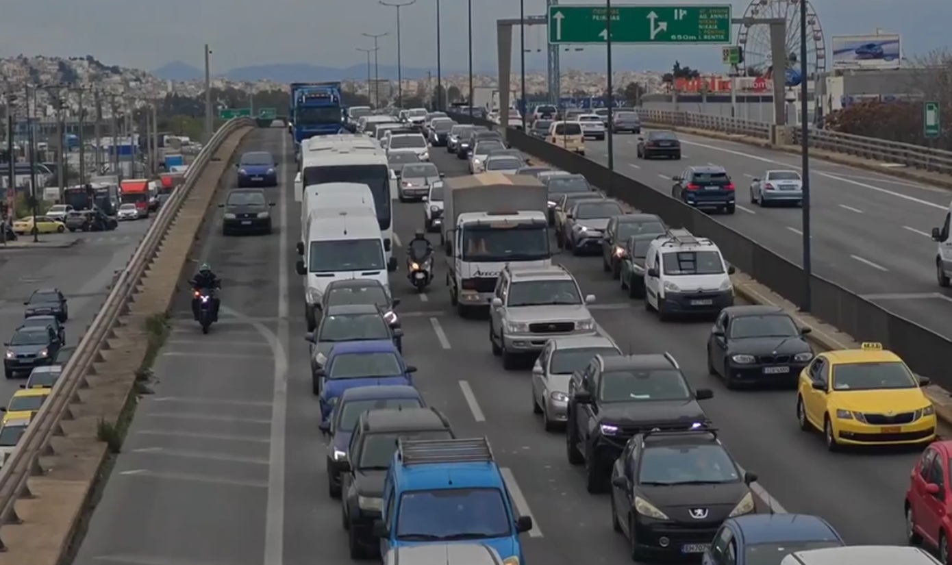 Κίνηση τώρα: Ένα τεράστιο&#8230; πάρκινγκ το λεκανοπέδιο &#8211; Απροσπέλαστος ο Κηφισός