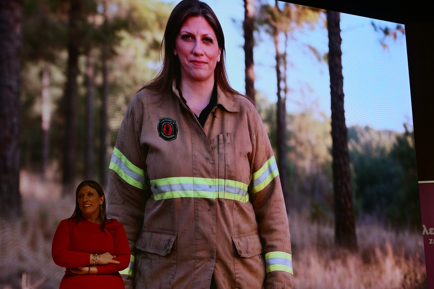 Το ασυνήθιστο show της Ζωής Κωνσταντοπούλου – Μεταμορφώθηκε από πυροσβέστης μέχρι αγρότισσα με τη βοήθεια της AI