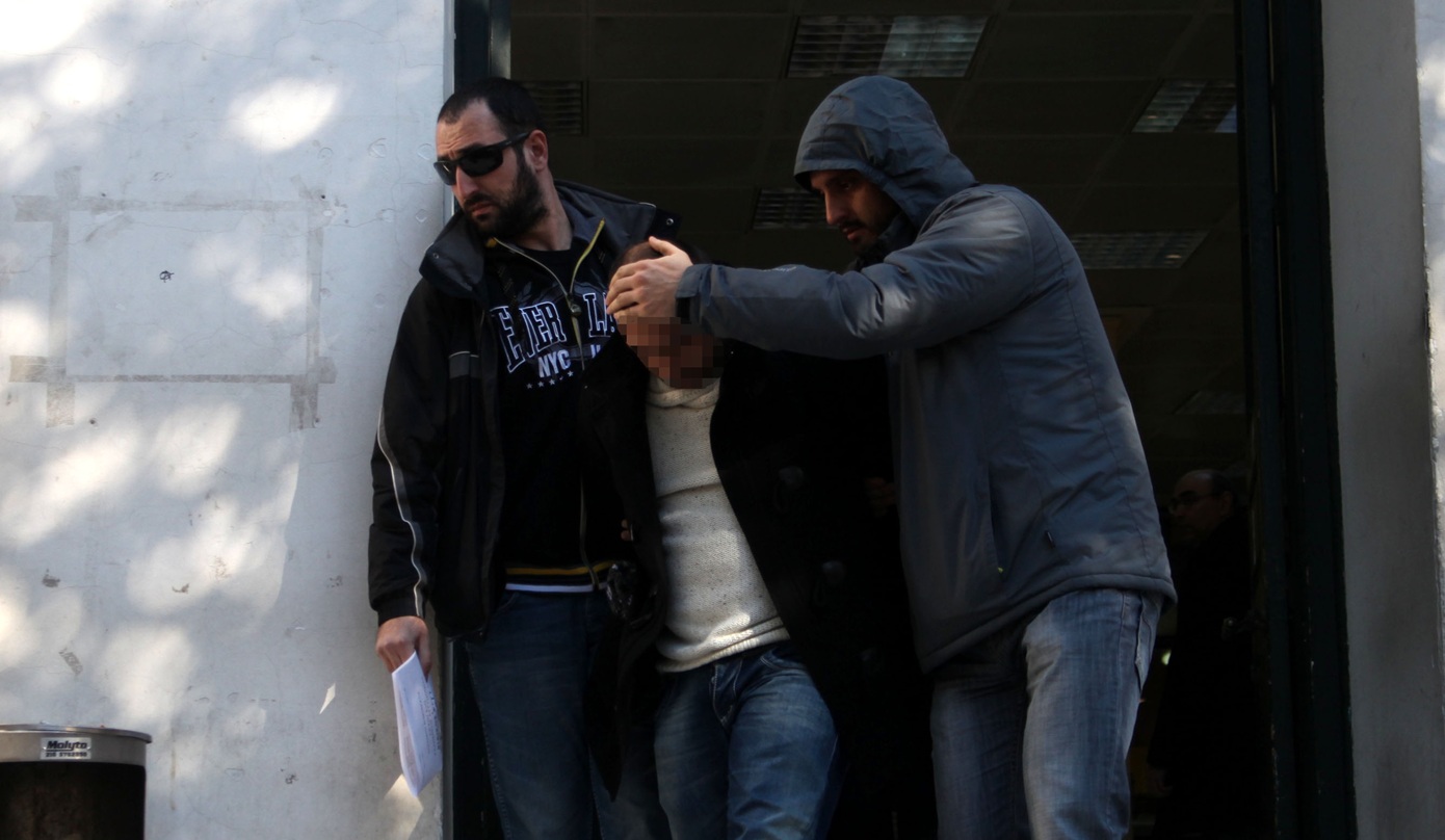 Μένης Κουμανταρέας: Επιστρέφουν στη φυλακή οι δύο Ρουμάνοι που καταδικάστηκαν για τη δολοφονία του συγγραφέα