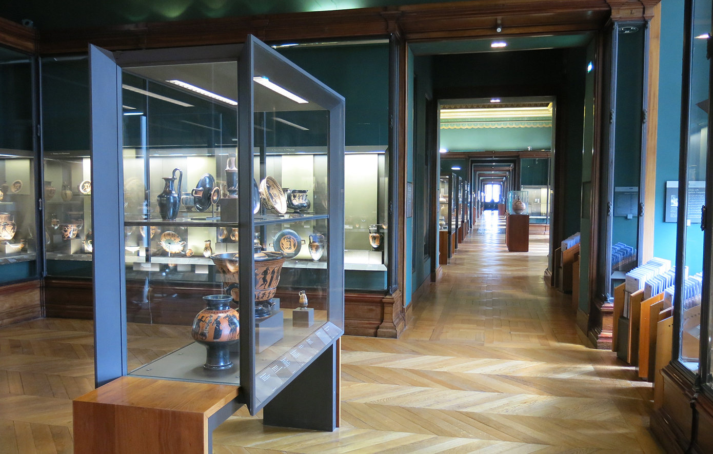 Λούβρο: Κλείνει εσπευσμένα υπό τον κίνδυνο κατάρρευσης πτέρυγα με ελληνικά αγγεία