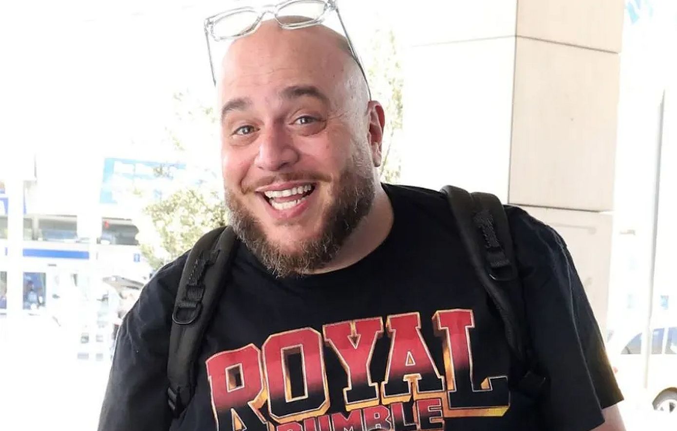 Φάνης Λαμπρόπουλος: «Σαν τηλεθεατής λέω ”συνεχίστε την αυτοαναφορικότητα στην τηλεόραση, μου αρέσει”»