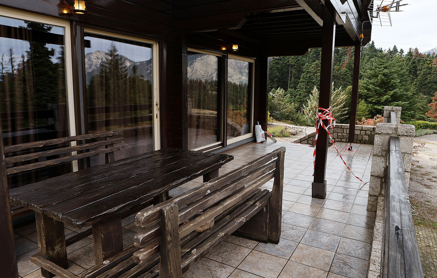 Μαφιόζικη εκτέλεση του Γιάννη Λάλα που είχε κατηγορηθεί και στη συνέχεια αθωωθεί για την δολοφονία του Γιώργου Καραϊβάζ Μαφιόζικη εκτέλεση του Γιάννη Λάλα που είχε κατηγορηθεί και στη συνέχεια αθωωθεί για την δολοφονία του Γιώργου Καραϊβάζ