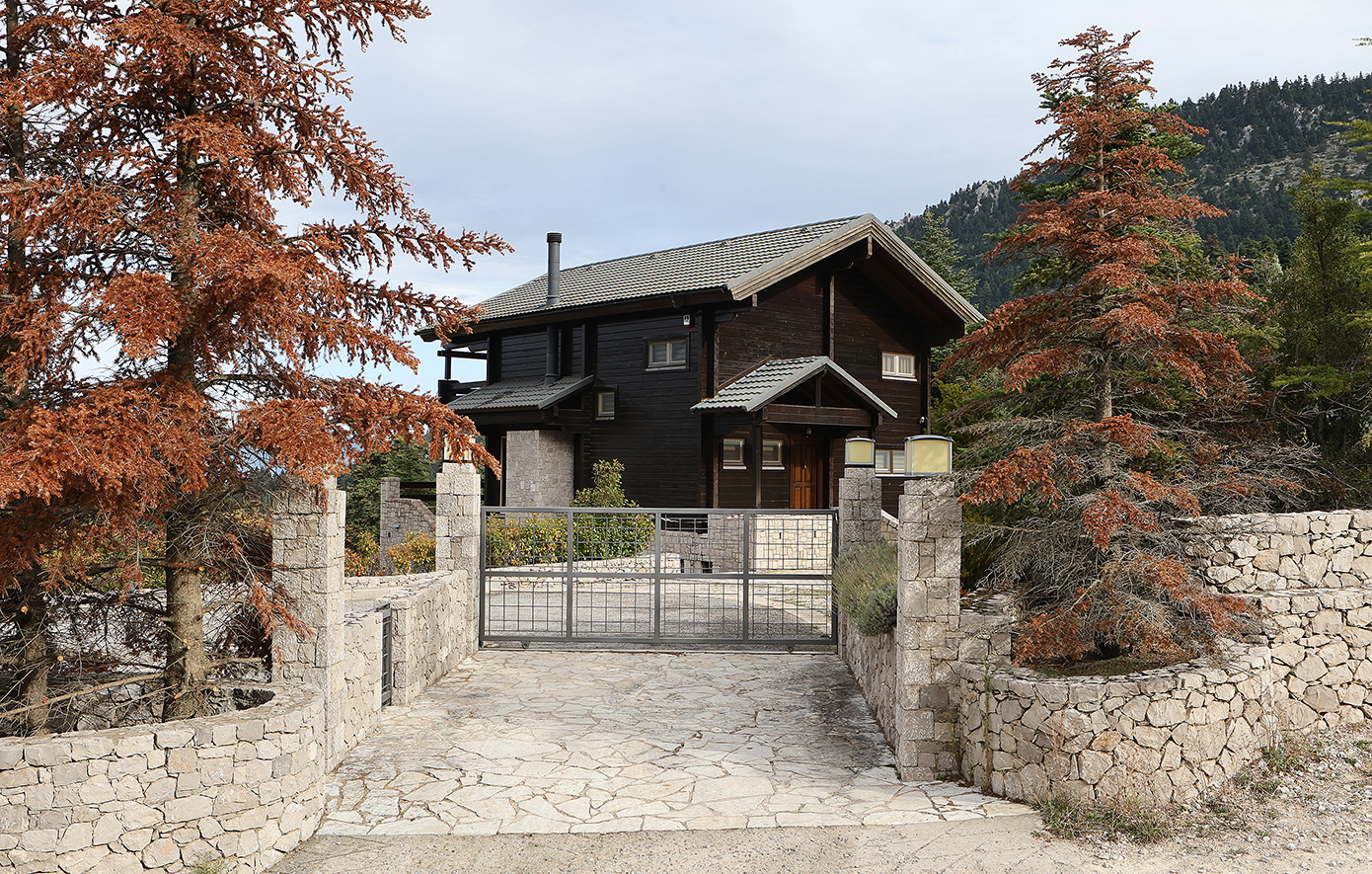 Μαφιόζικη εκτέλεση του Γιάννη Λάλα που είχε κατηγορηθεί και στη συνέχεια αθωωθεί για την δολοφονία του Γιώργου Καραϊβάζ Μαφιόζικη εκτέλεση του Γιάννη Λάλα που είχε κατηγορηθεί και στη συνέχεια αθωωθεί για την δολοφονία του Γιώργου Καραϊβάζ