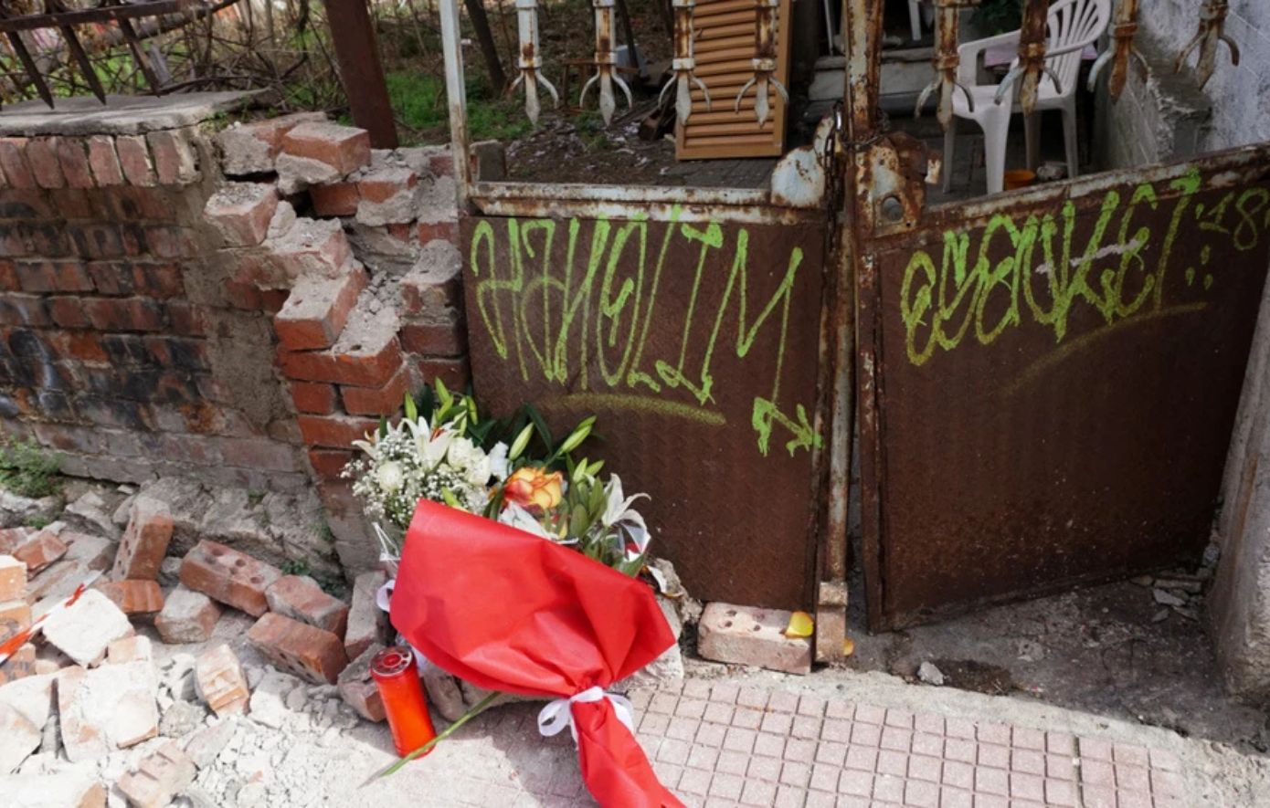 Ποινές με αναστολή για τον θάνατο του 22χρονου φοιτητή από τη Λάρισα που τον καταπλάκωσε τοίχος &#8211; «Σήμερα ντράπηκε και η ντροπή», ξεσπά ο πατέρας του