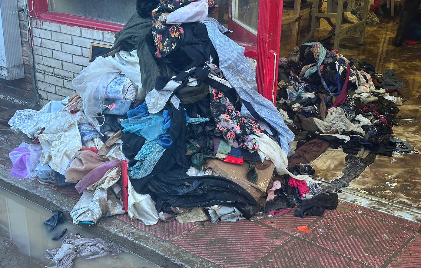 Καταστροφές σε επιχειρήσεις και σπίτια στην Καλλονή από τις πλημμύρες Καταστροφές σε επιχειρήσεις και σπίτια στην Καλλονή από τις πλημμύρες