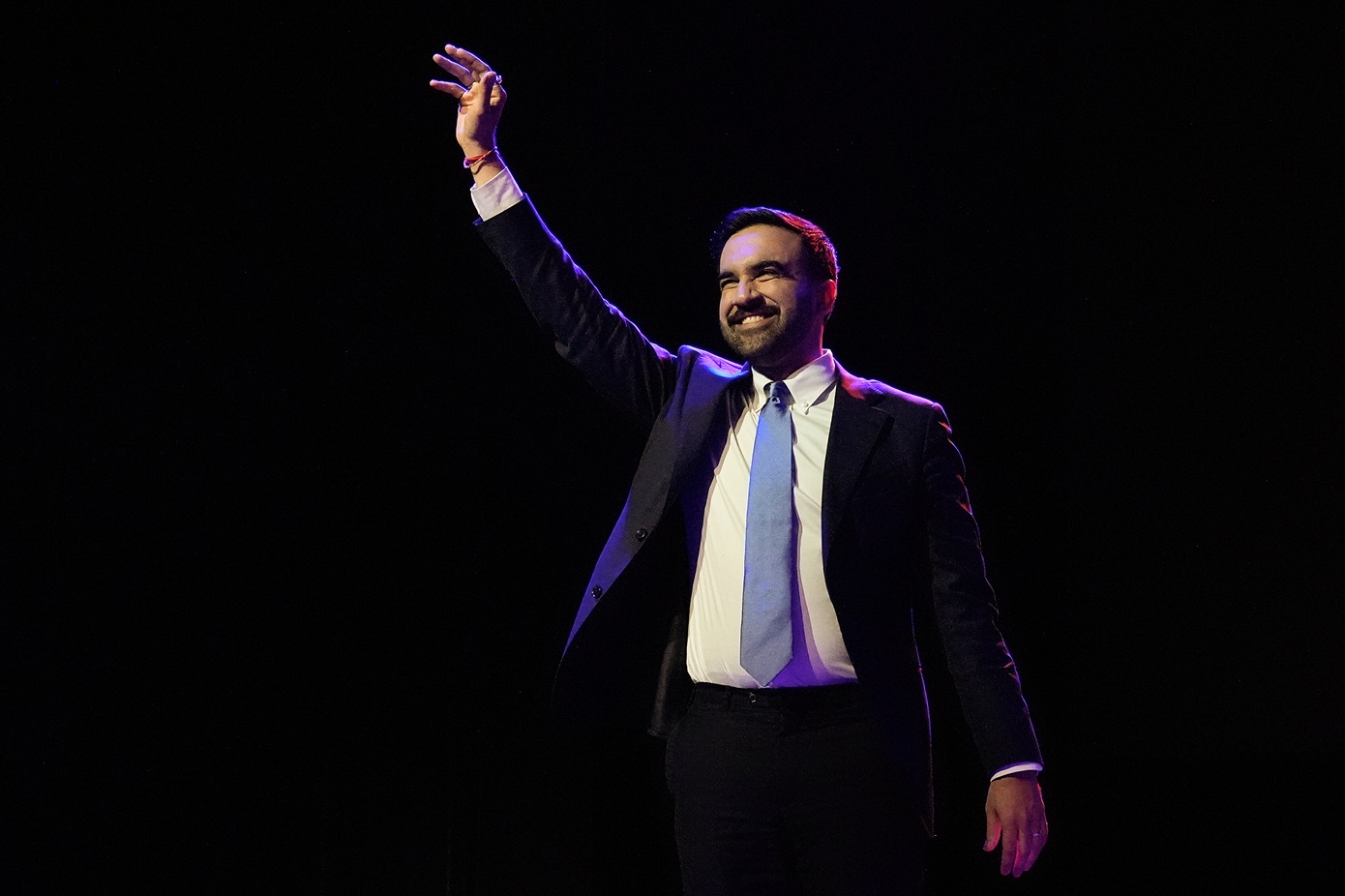 Ο Μαμντάνι πέτυχε εντυπωσιακή νίκη, αλλά οι πραγματικές προκλήσεις τον περιμένουν &#8211; Ο Τραμπ θα του δυσκολέψει τη ζωή