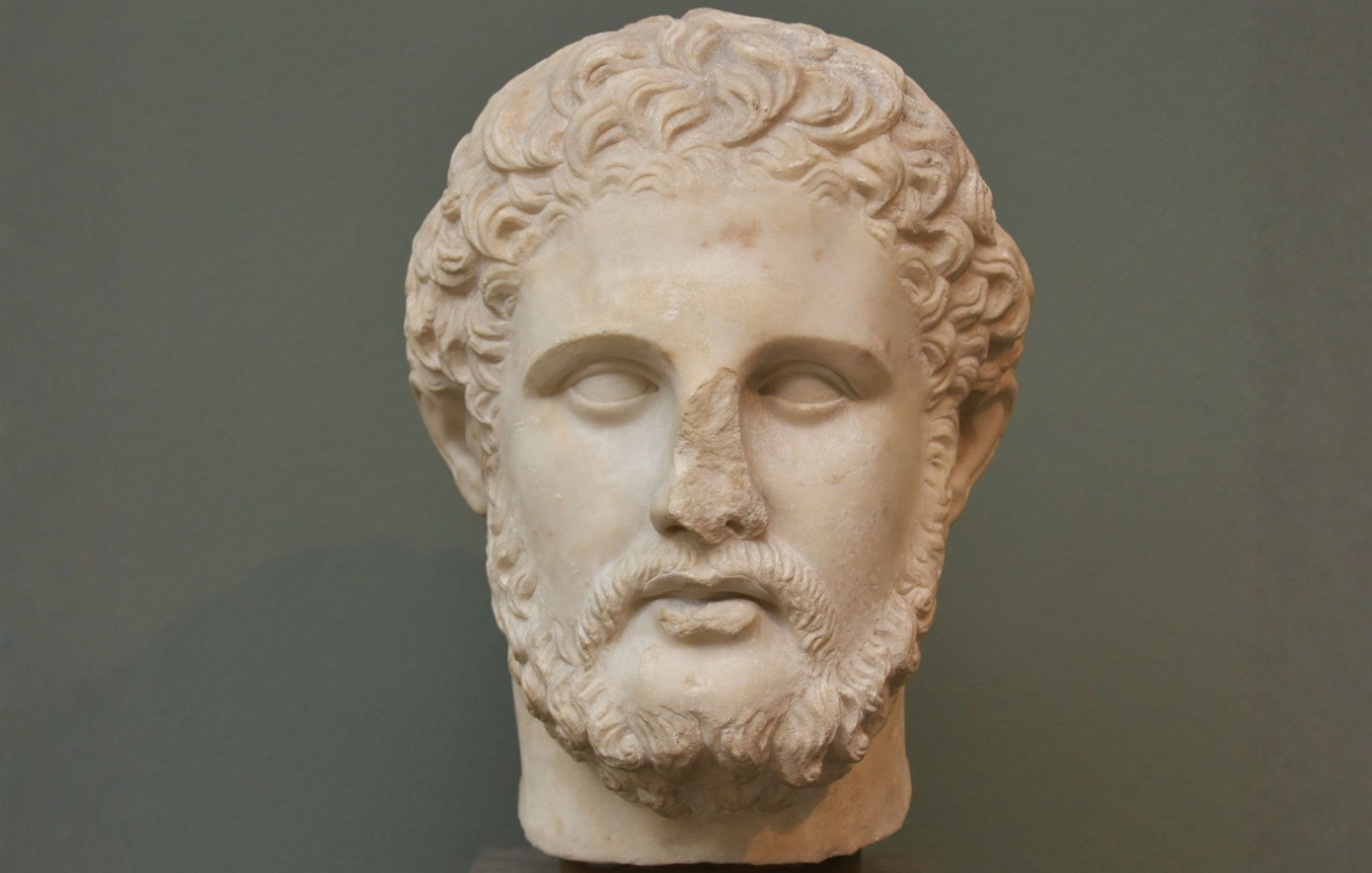 Σαν σήμερα 8 Νοεμβρίου: Ο Μανόλης Ανδρόνικος φέρνει στο φως τον τάφο του Φιλίππου στη Βεργίνα