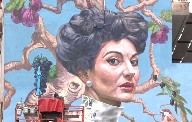 Εντυπωσιακό γκράφιτι της Μαρίας Κάλλας στο κέντρο της Καλαμάτας