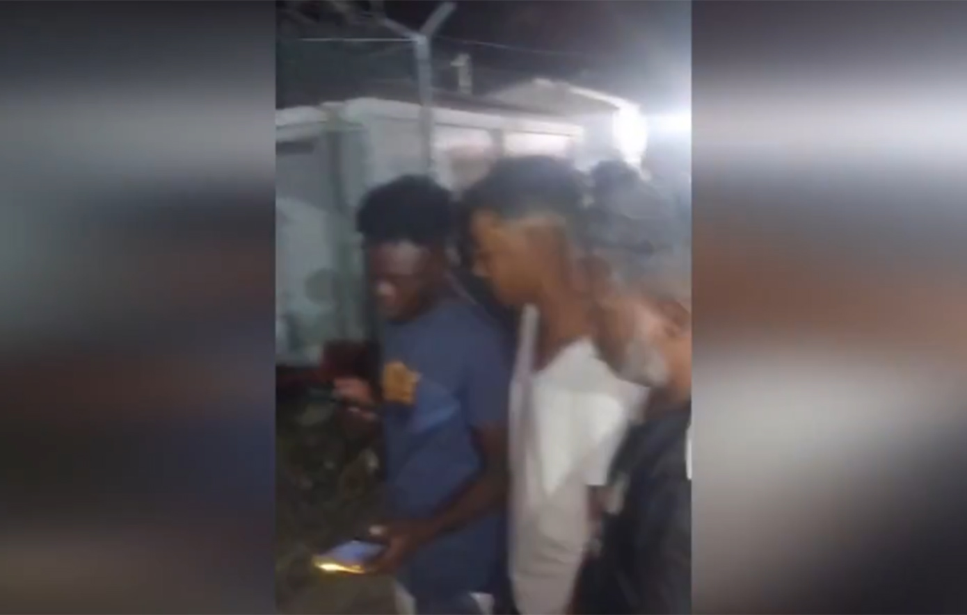 Βίντεο από την εξέγερση των μεταναστών στις Σέρρες &#8211; «Ο αέρας έχει ψείρες, δεν μας δίνουν ούτε σαπούνι»