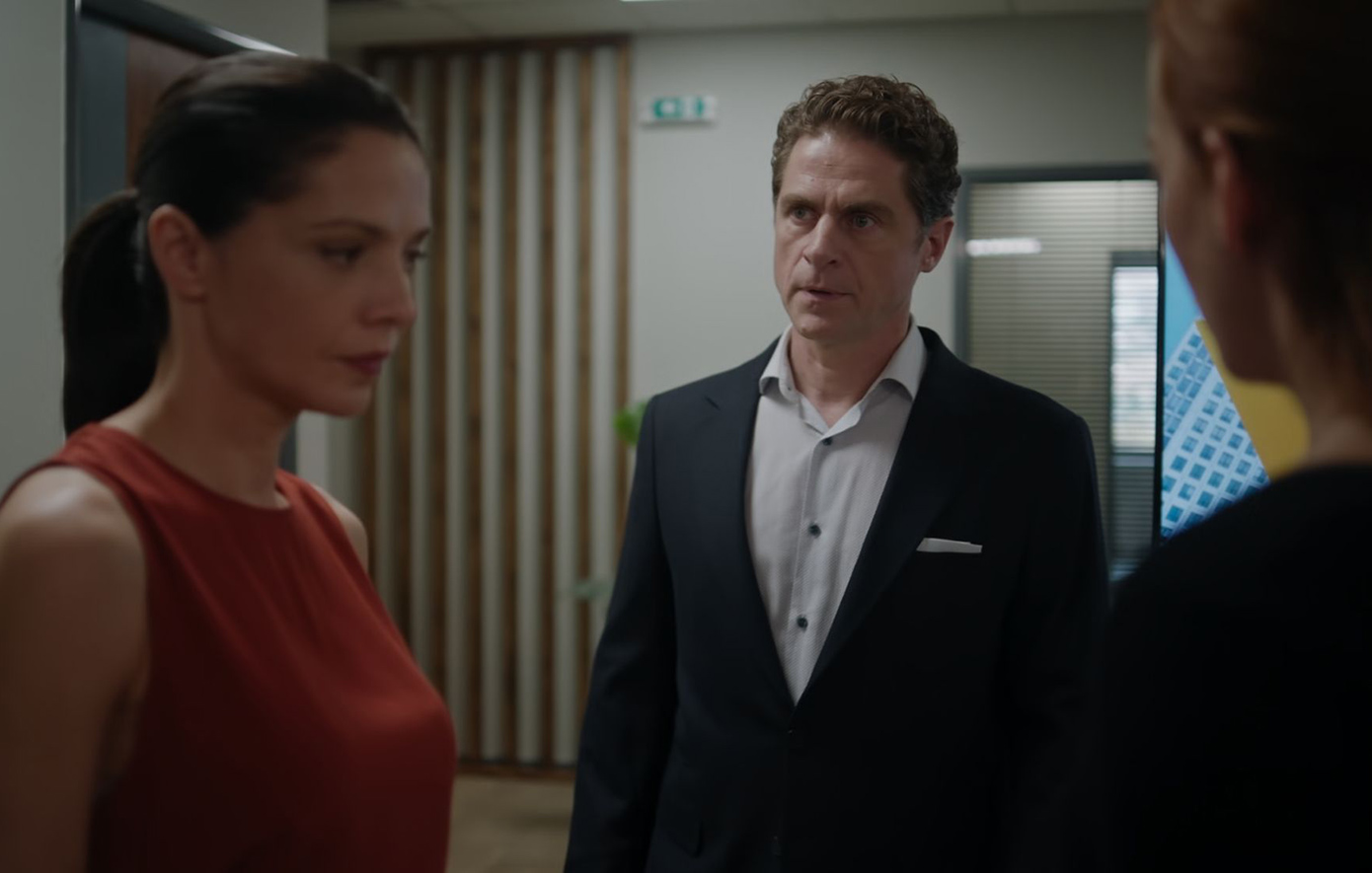 «Μια νύχτα μόνο»: Ο Οδυσσέας κάνει νέα ανήθικη πρόταση στην Αρετή