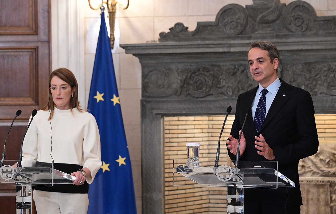 Live οι δηλώσεις Μητσοτάκη-Μέτσολα στο Μέγαρο Μαξίμου