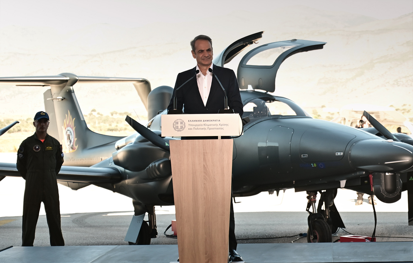 Τρία νέα υπερσύγχρονα αεροσκάφη παρέλαβε η Πυροσβεστική &#8211; Μητσοτάκης: Όσο η μάχη  γίνεται πιο δύσκολη, πρέπει να αναβαθμίζουμε τα μέσα μας