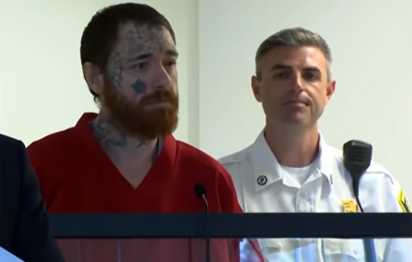 Ο δολοφόνος με το τρομακτικό πρόσωπο γεμάτο τατουάζ και η «σκοτεινή τριάδα» των χαρακτηριστικών των serial killers