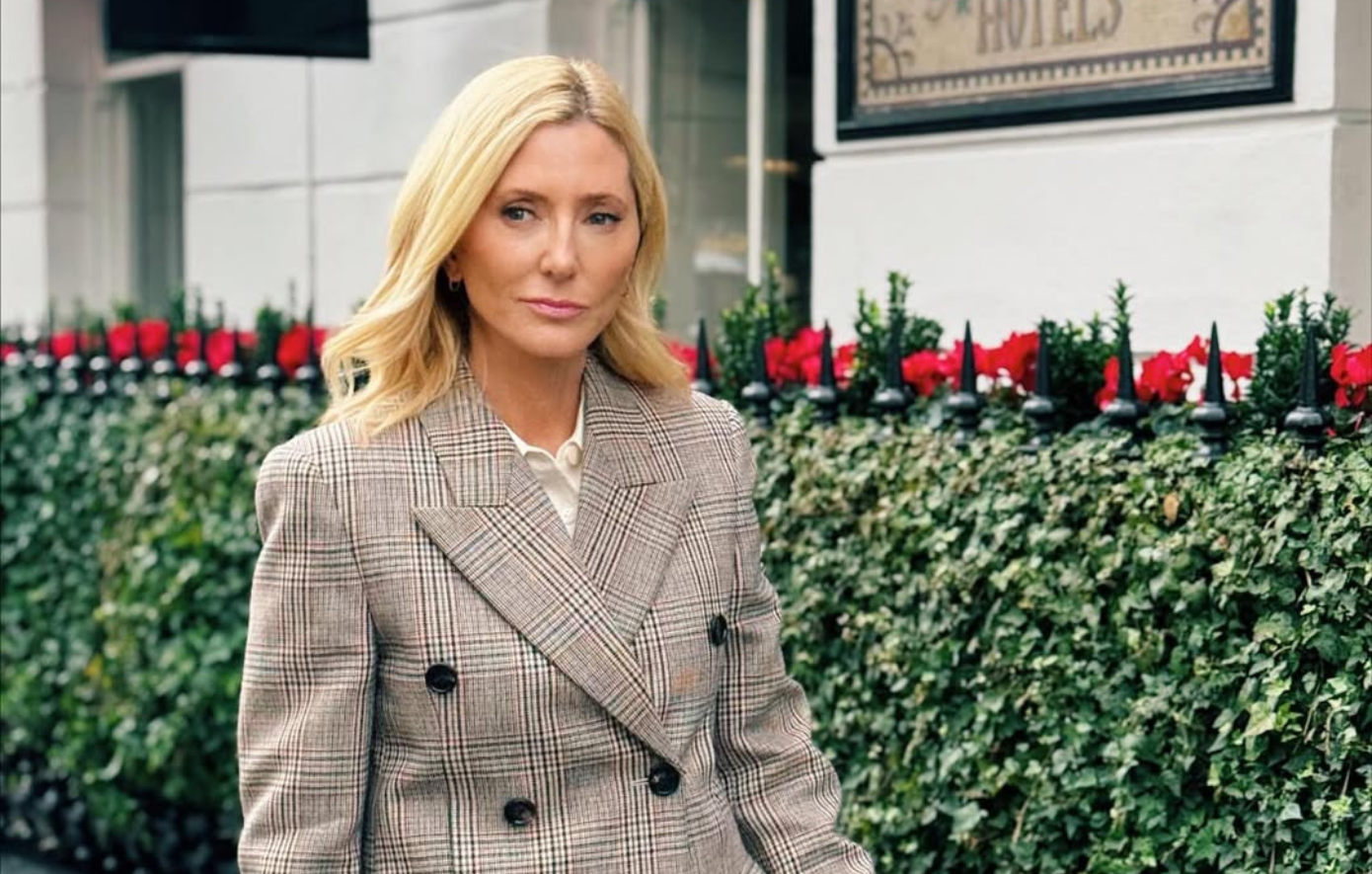 Η Μαρί Σαντάλ μας ξεναγεί με πιζάμες στο πολυτελές της σπίτι στο Λονδίνο – Δείτε το βίντεο