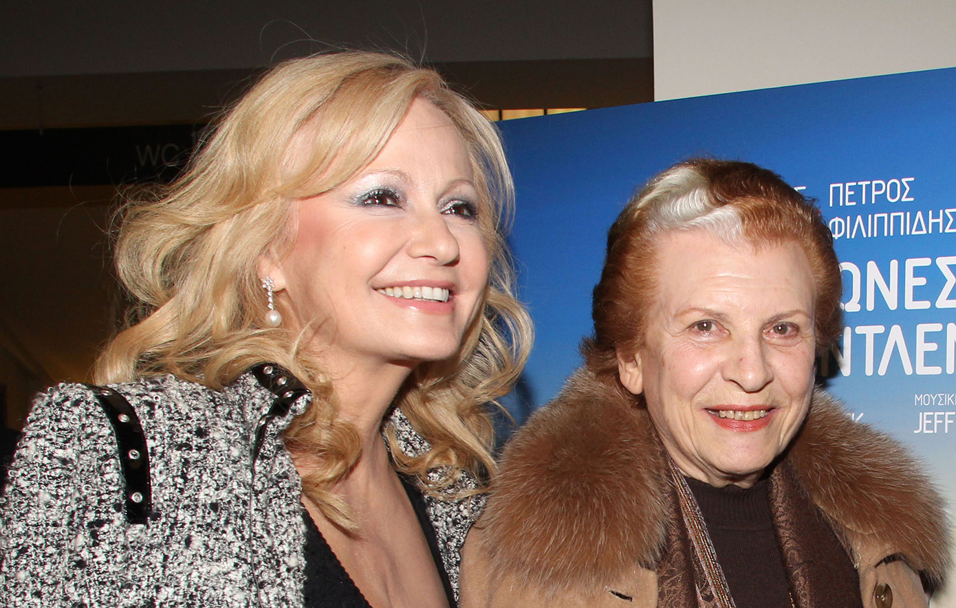 Αγγελική Νικολούλη &#8211; Το πρώτο μήνυμα μετά την κηδεία της μητέρας της: «Η απώλειά της μου άφησε ένα μεγάλο κενό»