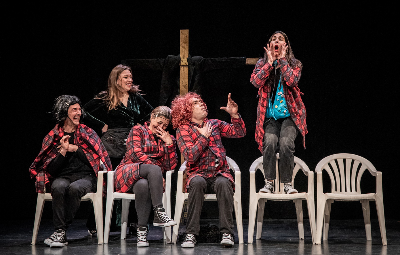 «Ο Μουνής» ένα έργο για τις διαχρονικές παθογένειες της ελληνικής επαρχίας με την αλληγορική, διεισδυτική ματιά της Λ. Κιτσοπούλου «Ο Μουνής» ένα έργο για τις διαχρονικές παθογένειες της ελληνικής επαρχίας με την αλληγορική, διεισδυτική ματιά της Λ. Κιτσοπούλου