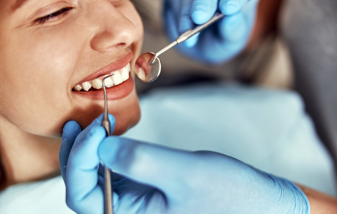 Περιοδοντίτιδα: Πώς σχετίζεται με συστηματικά νοσήματα και άνοια;