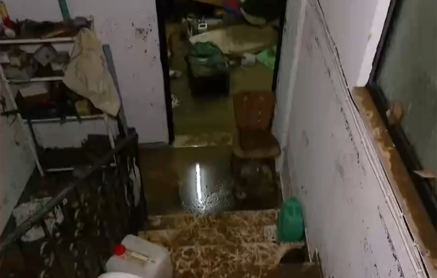 Προβλήματα από την κακοκαιρία σε πολλές περιοχές της χώρας &#8211; Πλημμυρισμένα σπίτια και κατεστραμμένα αυτοκίνητα