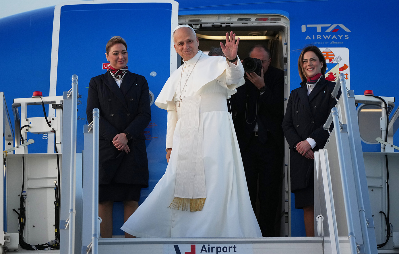 Έφτασε στην Τουρκία ο πάπας Λέων ΙΔ&#8217; &#8211; Ιστορικό το πρώτο ταξίδι της θητείας του