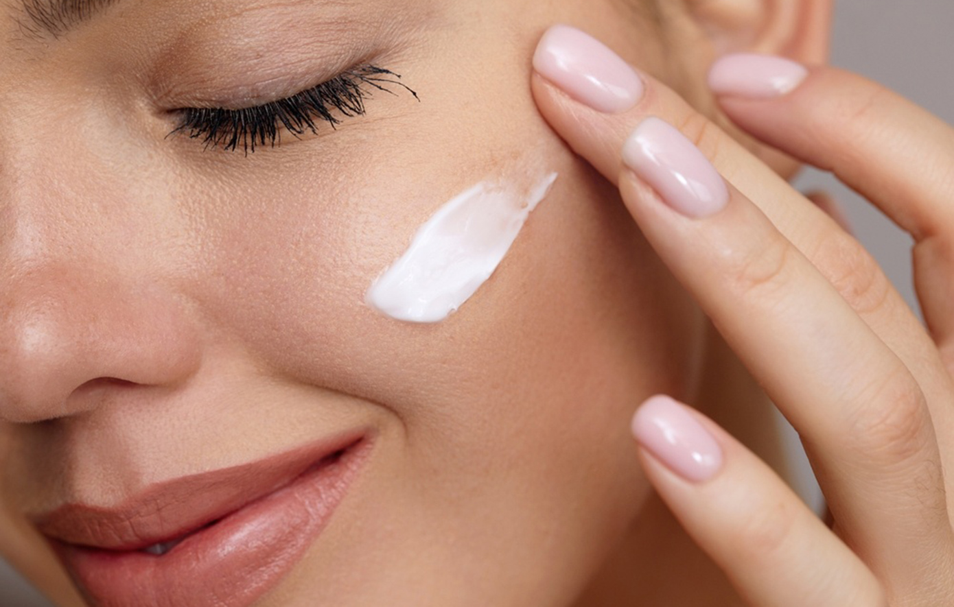 Πρόπολη: Το μυστικό των δερματολόγων για νεανικό και λαμπερό δέρμα