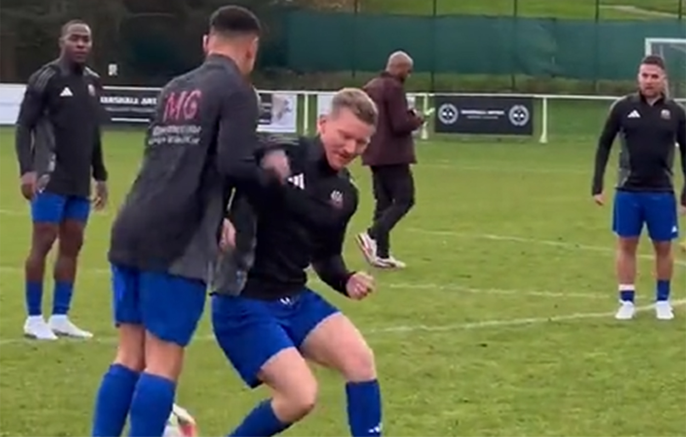 Η ομάδα με πρώην αστέρες της Premier League που ισοπεδώνει αντιπάλους