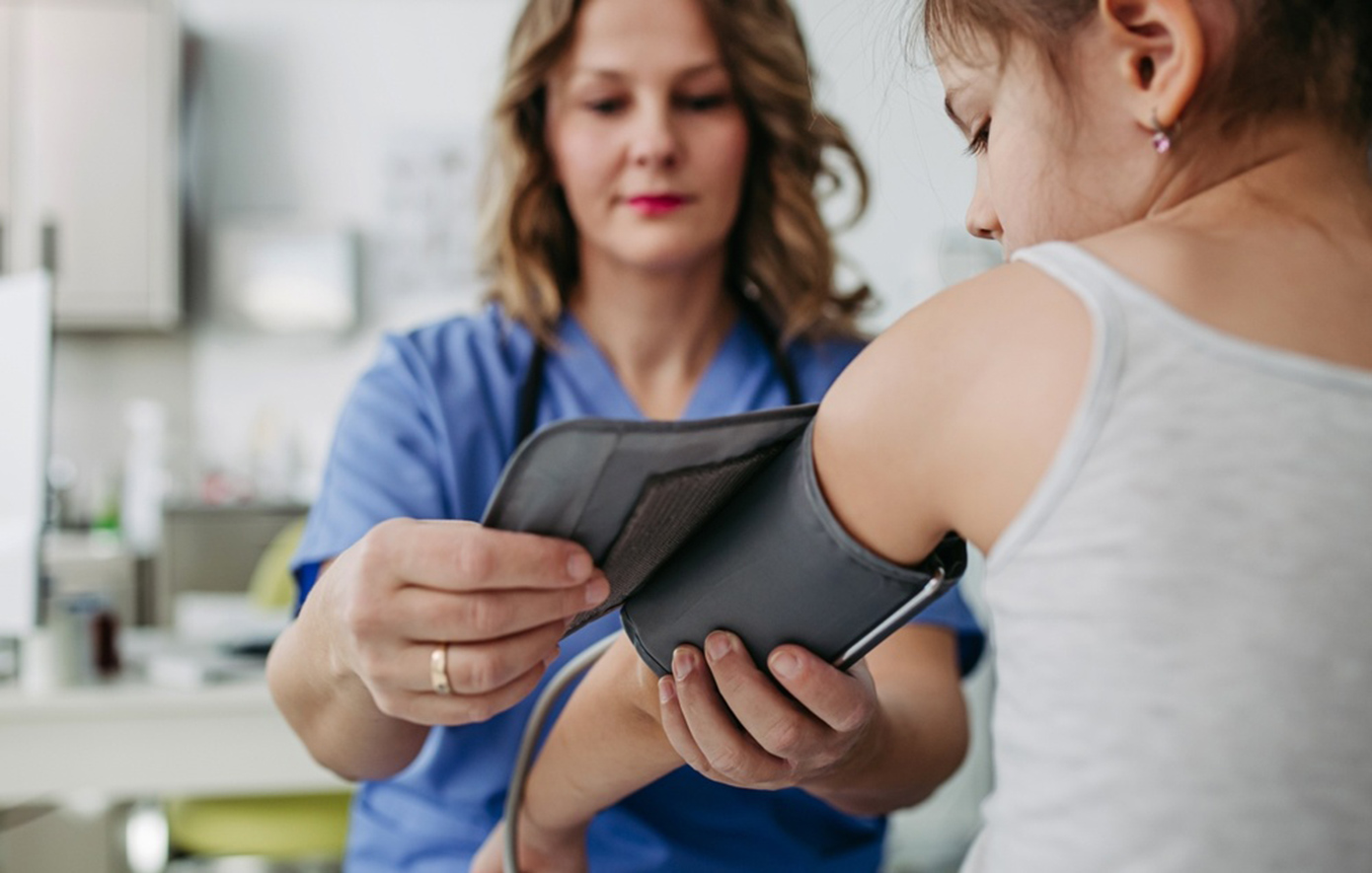 Σχεδόν 8 – 9% των παιδιών και των εφήβων με συγκαλυμμένη υπέρταση ή προϋπέρταση